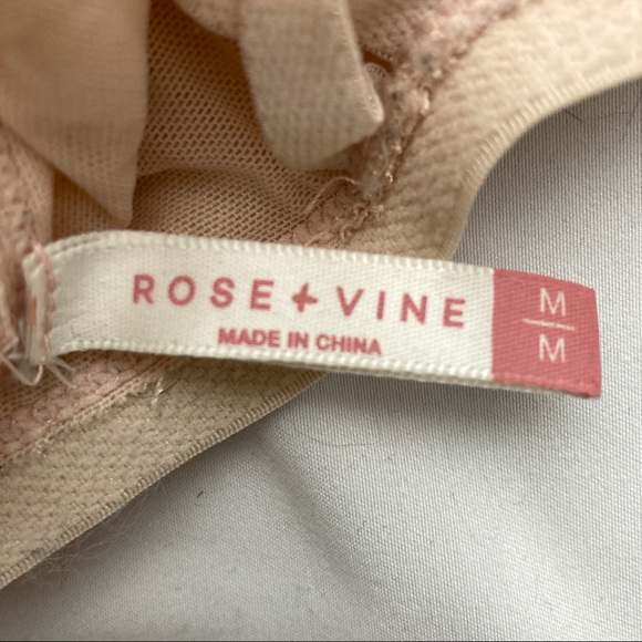 Baby pink lace Bralette - Picture 4 of 4